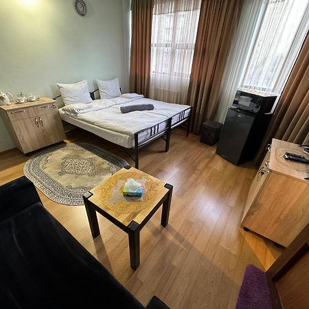 יירבאן Alem Hotel מראה חיצוני תמונה