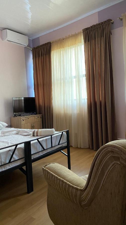 יירבאן Alem Hotel מראה חיצוני תמונה