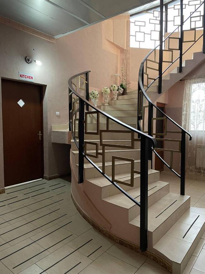 יירבאן Alem Hotel מראה חיצוני תמונה