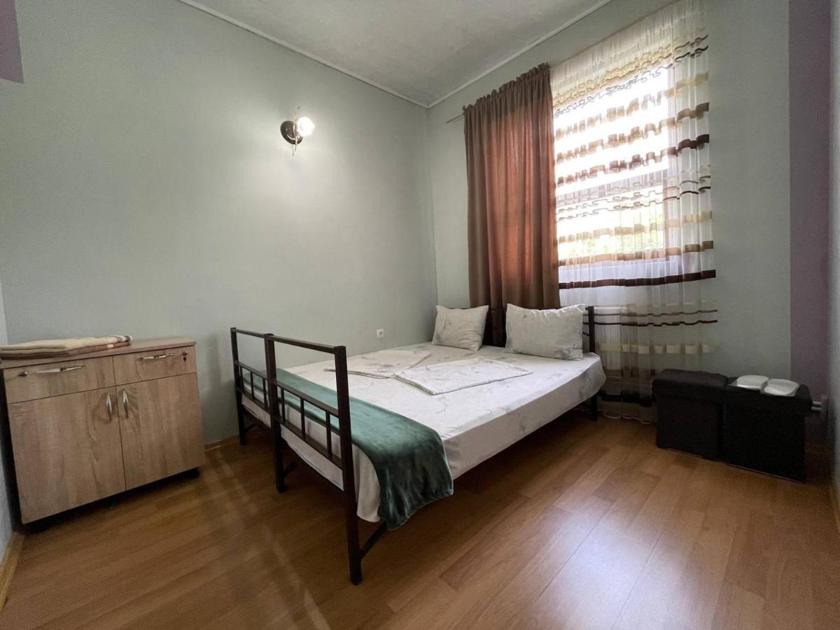 יירבאן Alem Hotel מראה חיצוני תמונה