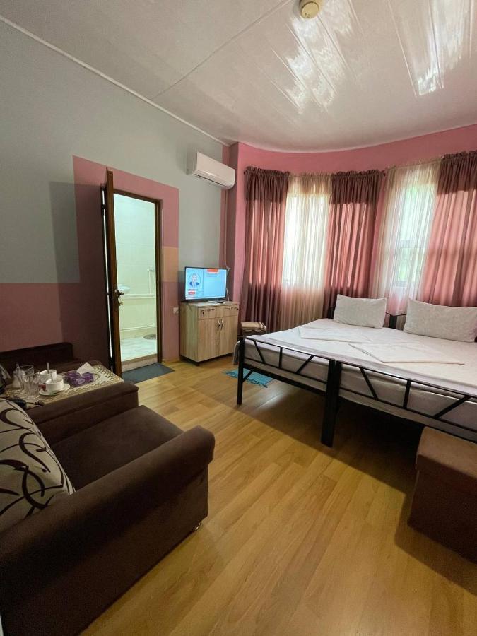 יירבאן Alem Hotel מראה חיצוני תמונה