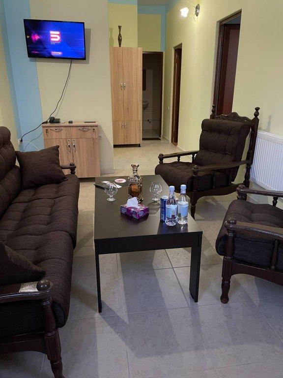 יירבאן Alem Hotel מראה חיצוני תמונה