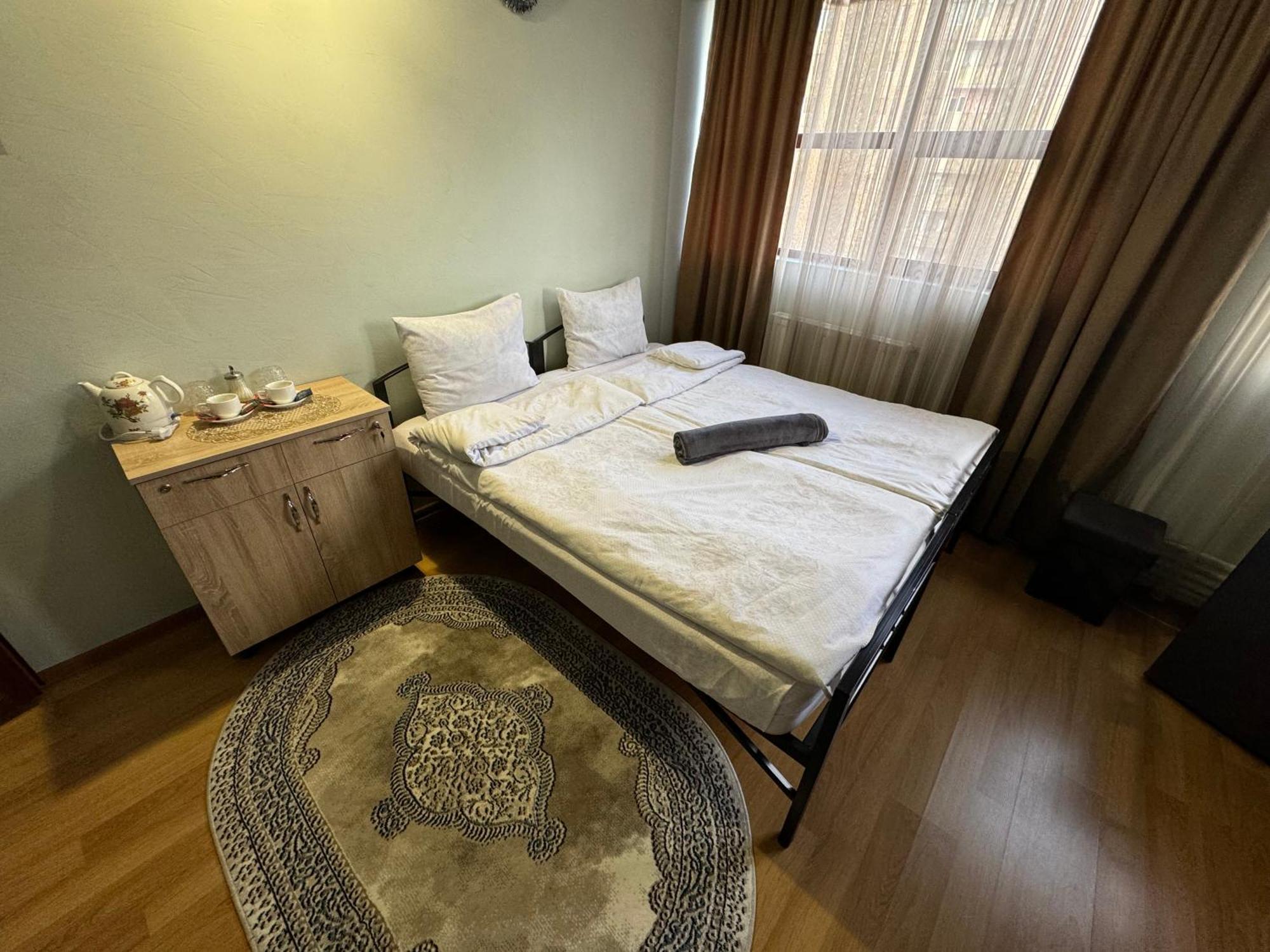 יירבאן Alem Hotel מראה חיצוני תמונה