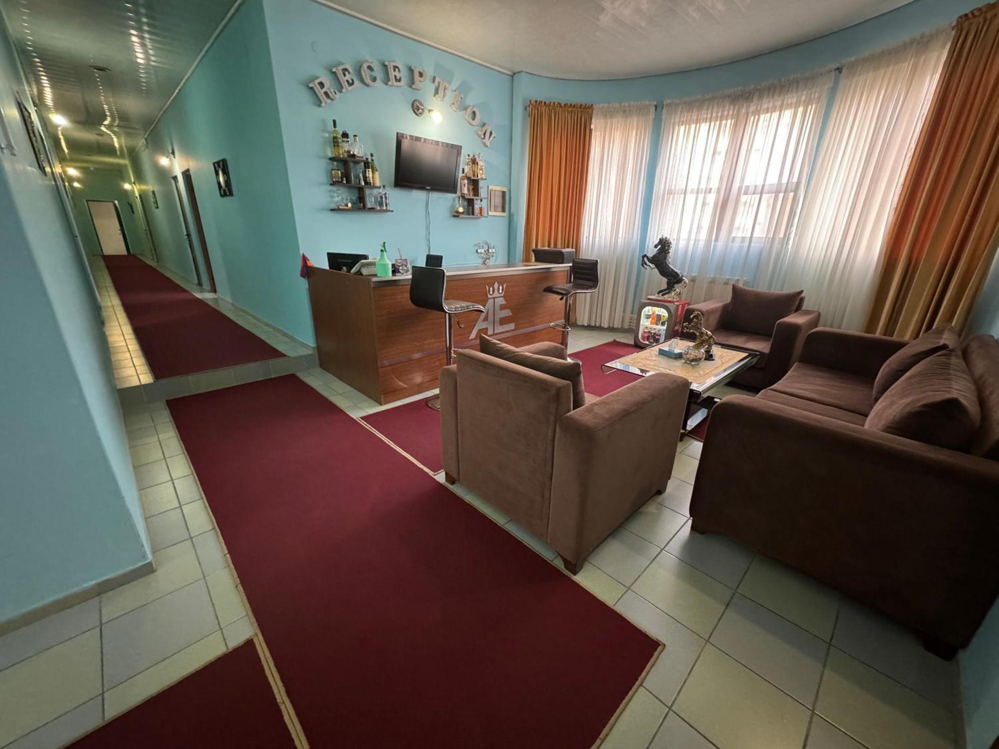 יירבאן Alem Hotel מראה חיצוני תמונה