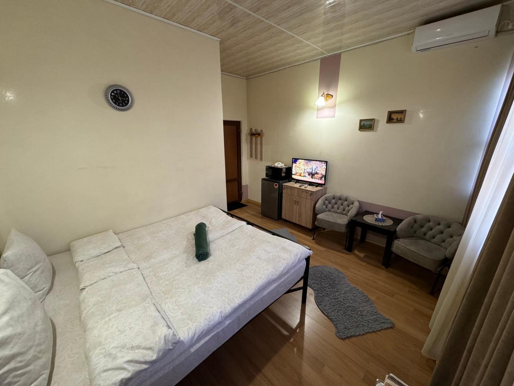 יירבאן Alem Hotel מראה חיצוני תמונה