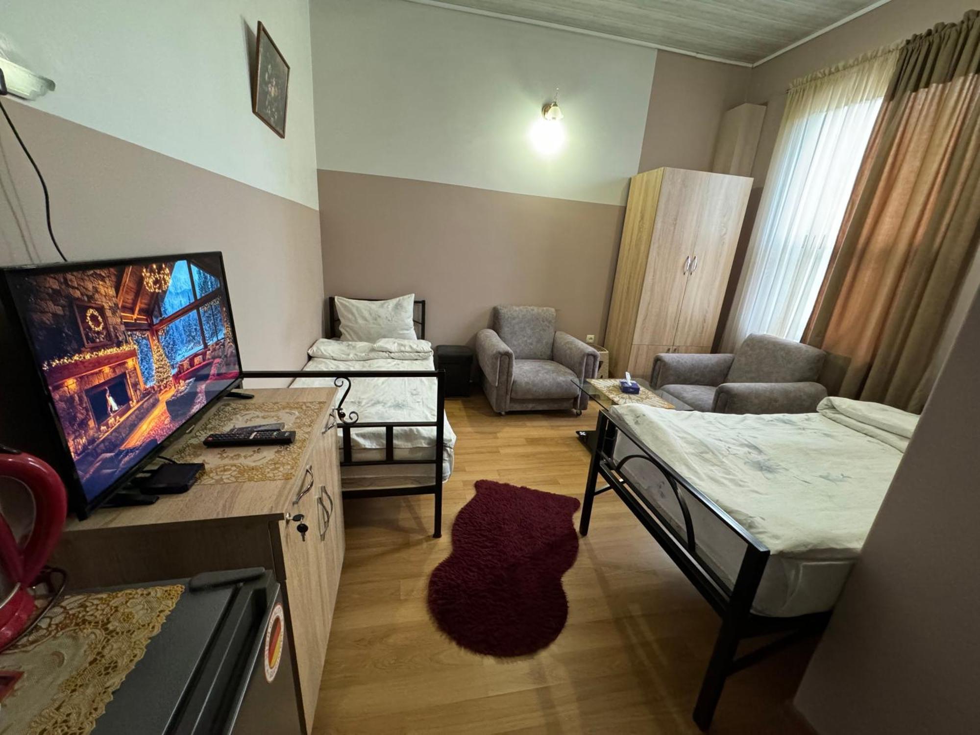 יירבאן Alem Hotel מראה חיצוני תמונה